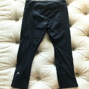 Lululemon mid rise crops